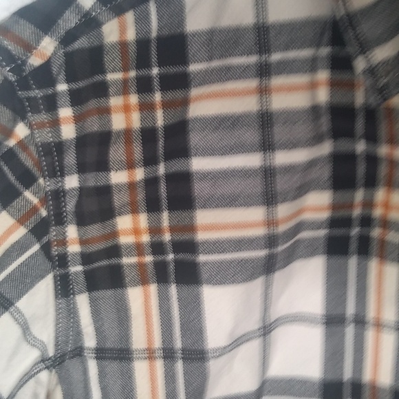 Medium Eddie Bauer flannel button up shirt. 100% cotton. Like new. - Picture 2 of 8